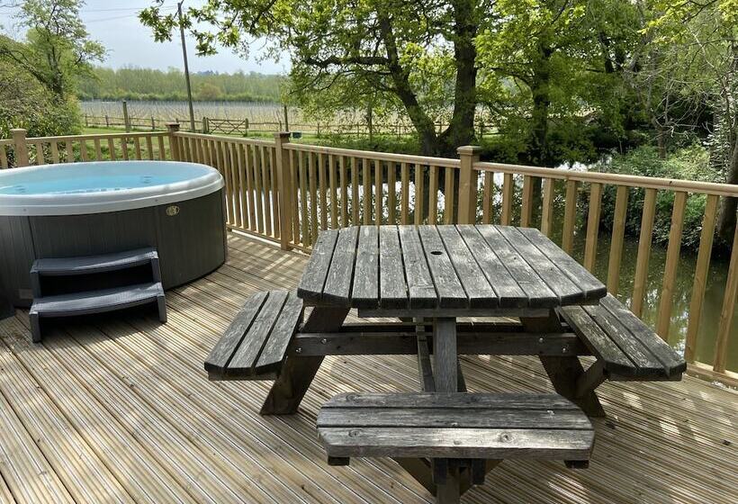 Oastbrook Estate Vineyard