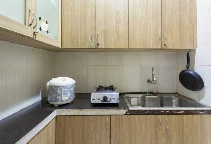 펜션 Reddoorz Plus Near Lippo Cikarang Mall