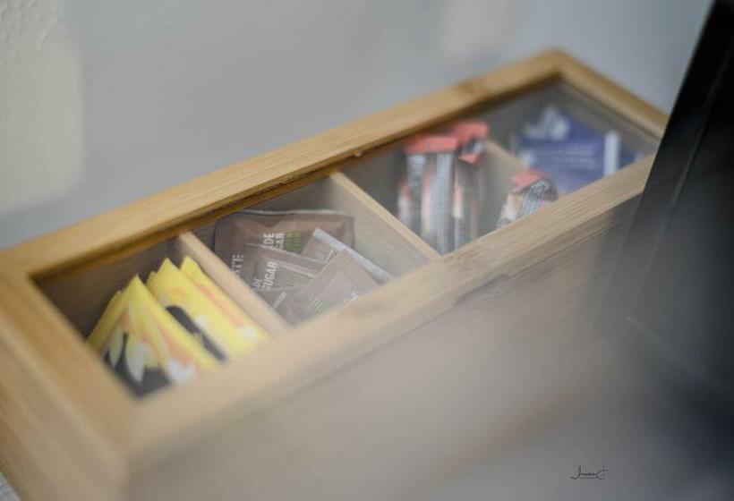 پانسیون Roberts Residence