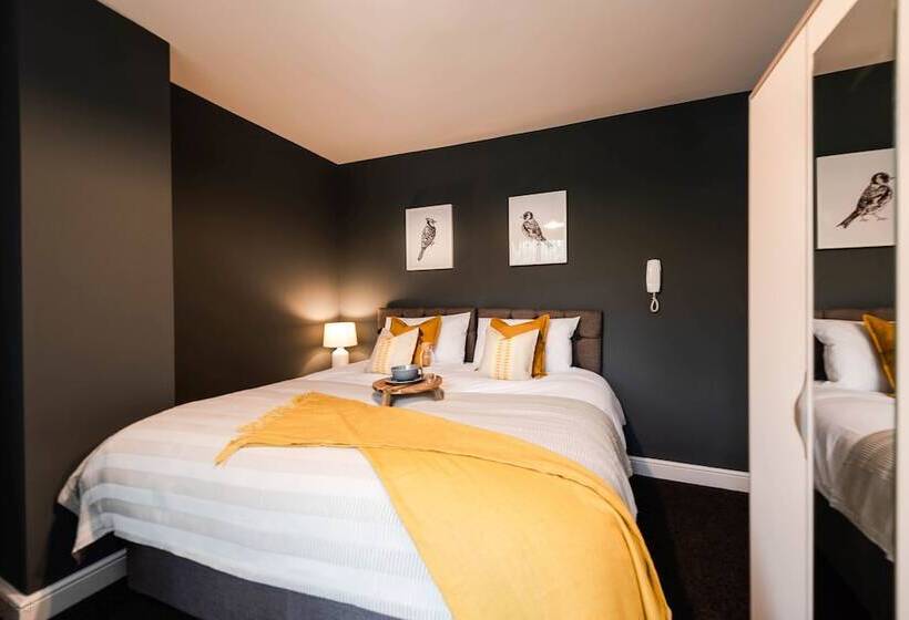 پانسیون Roberts Residence