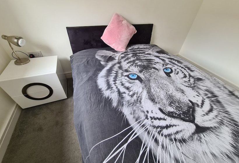 펜션 Townhouse In Cornwall 1of3 Private Rooms