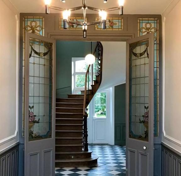 بنسيون Villa Varentia