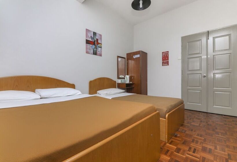 Spot On 89789 Hotel Check In 2