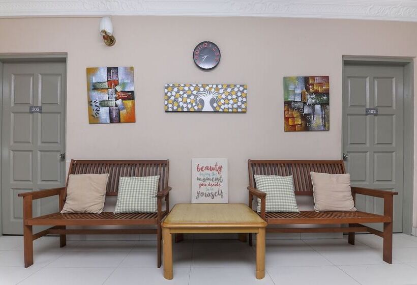 Spot On 89789 Hotel Check In 2