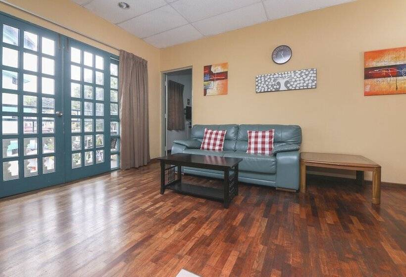 Spot On 89789 Hotel Check In 2