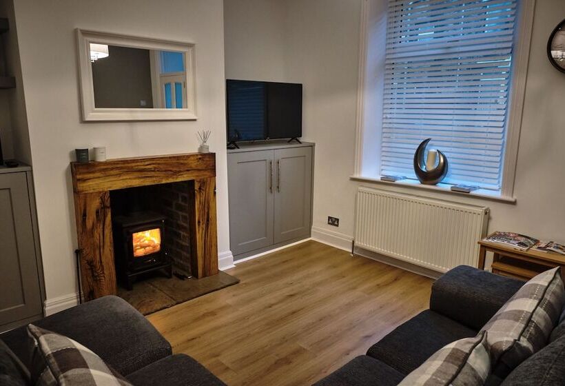 The Townhouse Simple2let Serviced Apart