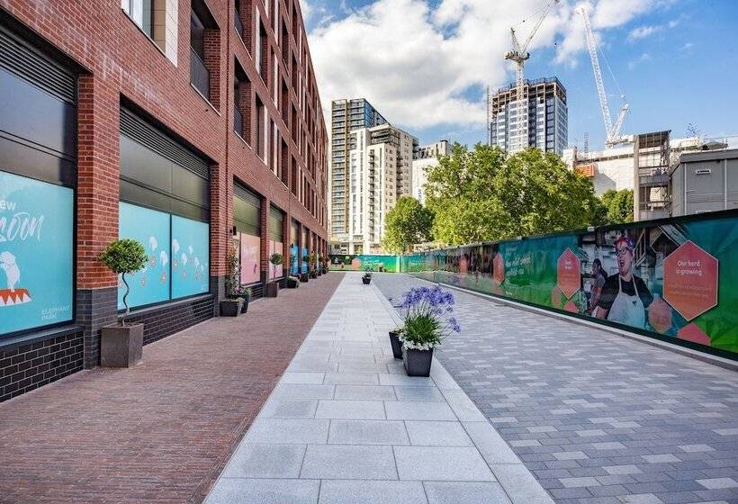 Two Bedroom Serviced Apartment With Balcony In Weymouth Building, Deacon Street