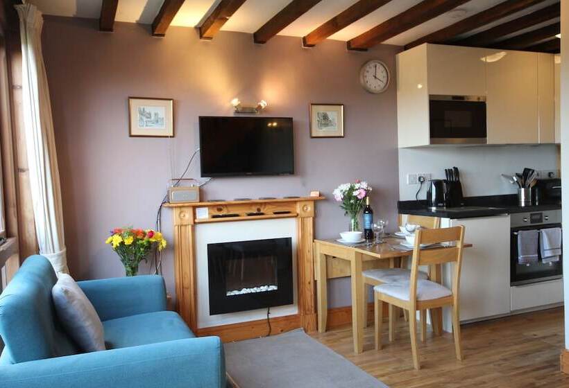 Whitley Elm Cottages