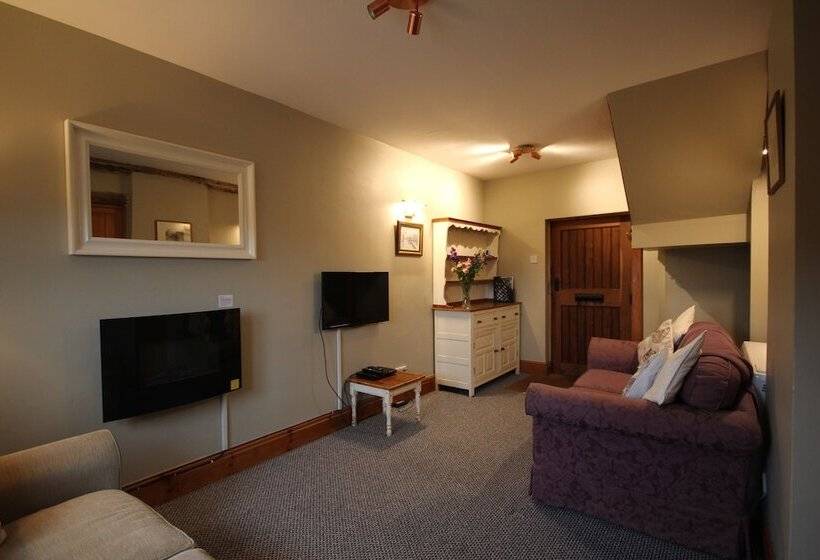 Whitley Elm Cottages