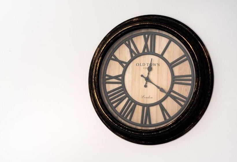 Aerenia Luxury Suites