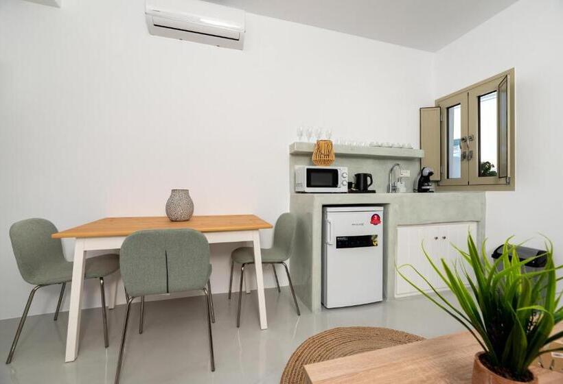 Aerenia Luxury Suites