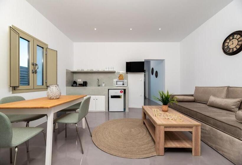 Aerenia Luxury Suites