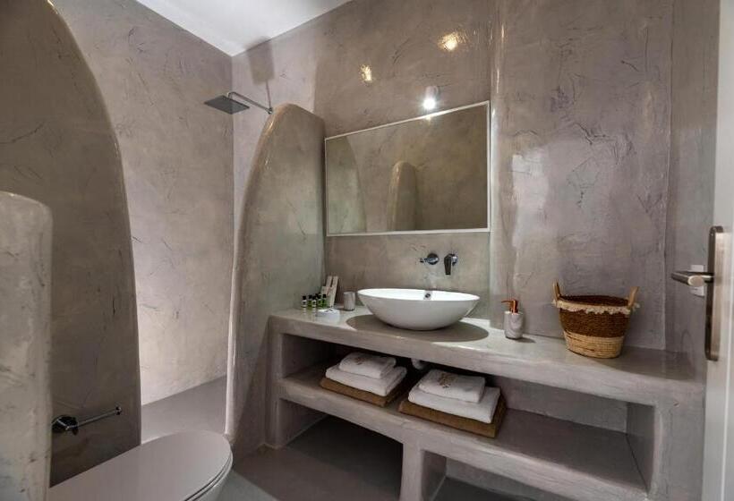 Aerenia Luxury Suites