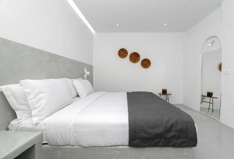 Aerenia Luxury Suites