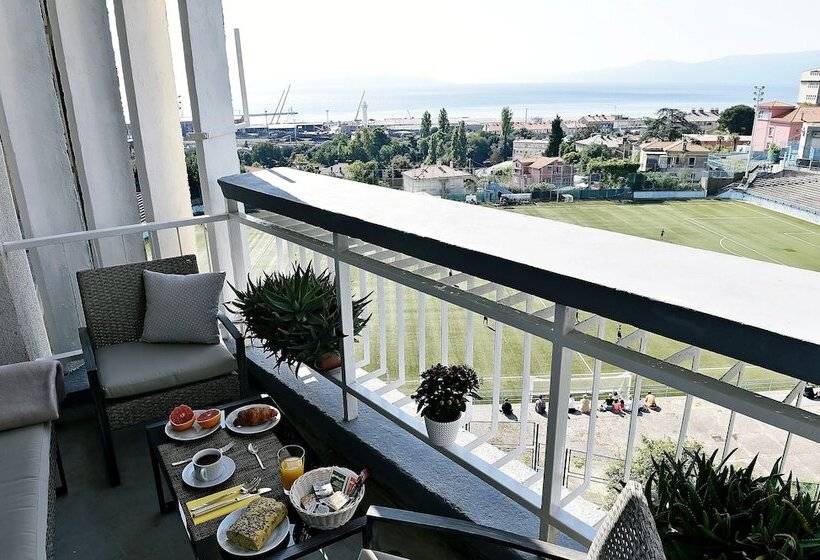 Apartment Fran Green & Blue