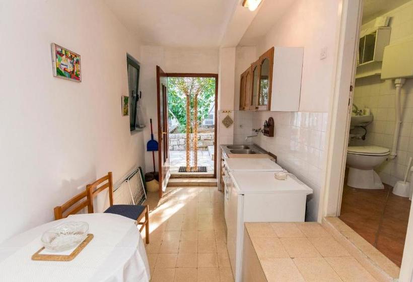 Apartment Primosten Studio