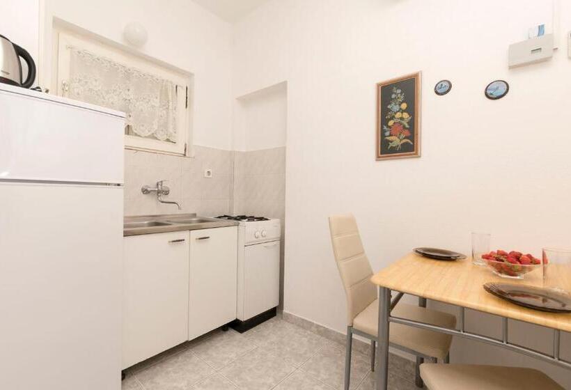 Apartments A Cappella Music