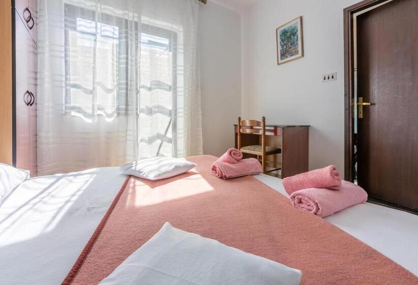 Apartments And Room Ruzica