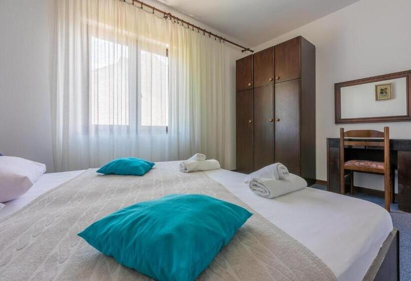 Apartments And Room Ruzica