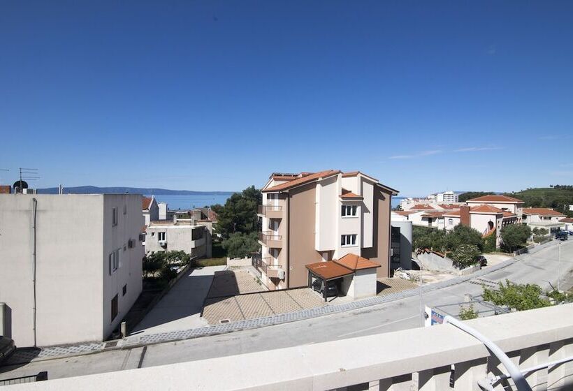 Apartments And Rooms Kapulica