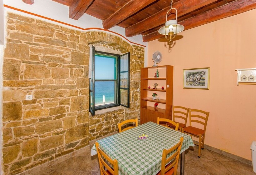 Apartments Beach Gem