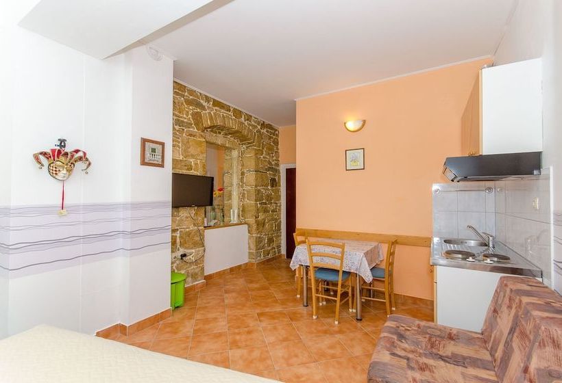 Apartments Beach Gem