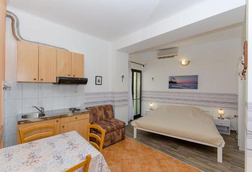 Apartments Beach Gem