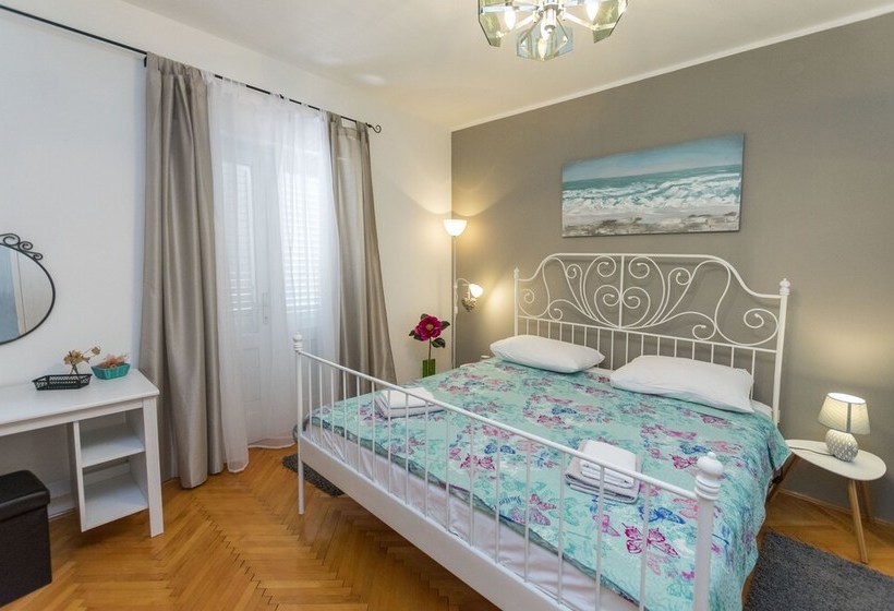 Apartments Zmika