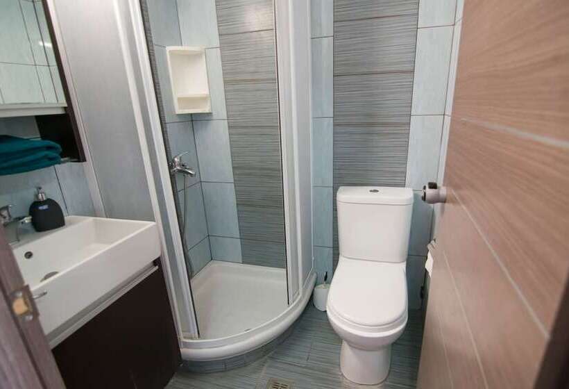 Avra Comfort Rooms  Family