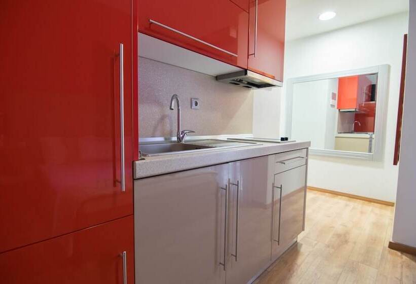 Avra Comfort Rooms  Family