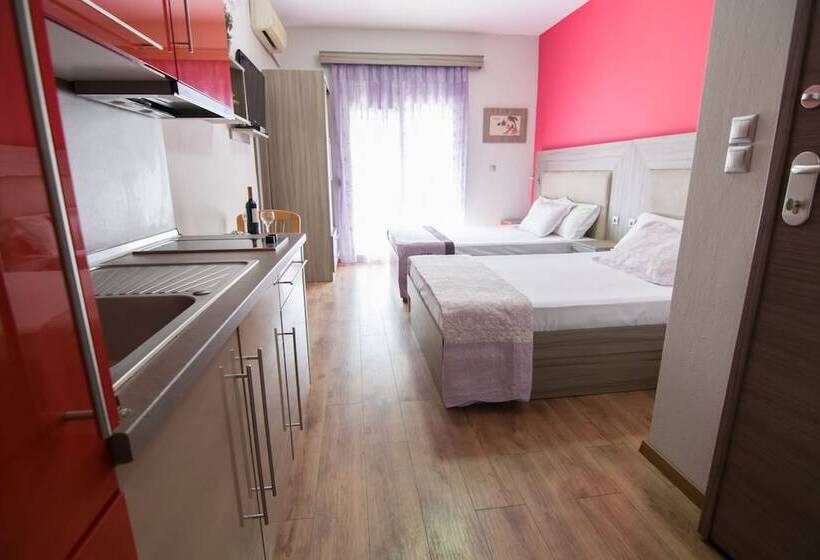 Avra Comfort Rooms  Family