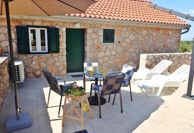 Mareta   Apartment In A Stone House