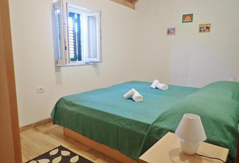 Mareta   Apartment In A Stone House