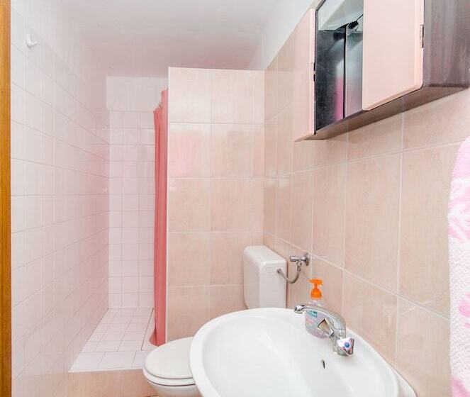 Apartment And Rooms Ivan