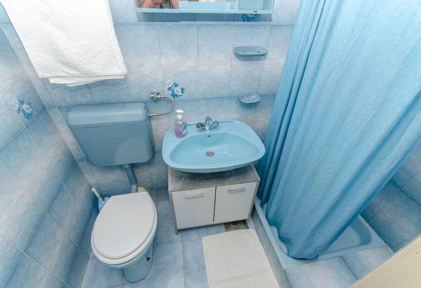 Apartment And Rooms Ivan