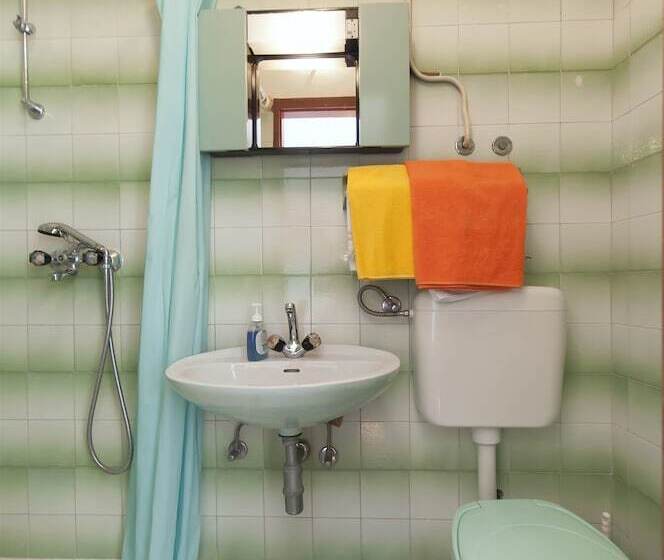 Apartment And Rooms Ivan