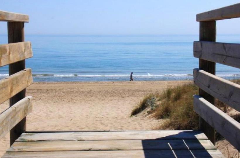 Spacious Apartment In Cullera With Mountain View