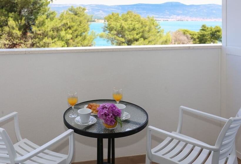 Apartments Villa Niko With Pool