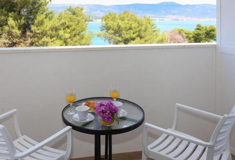 Apartments Villa Niko With Pool