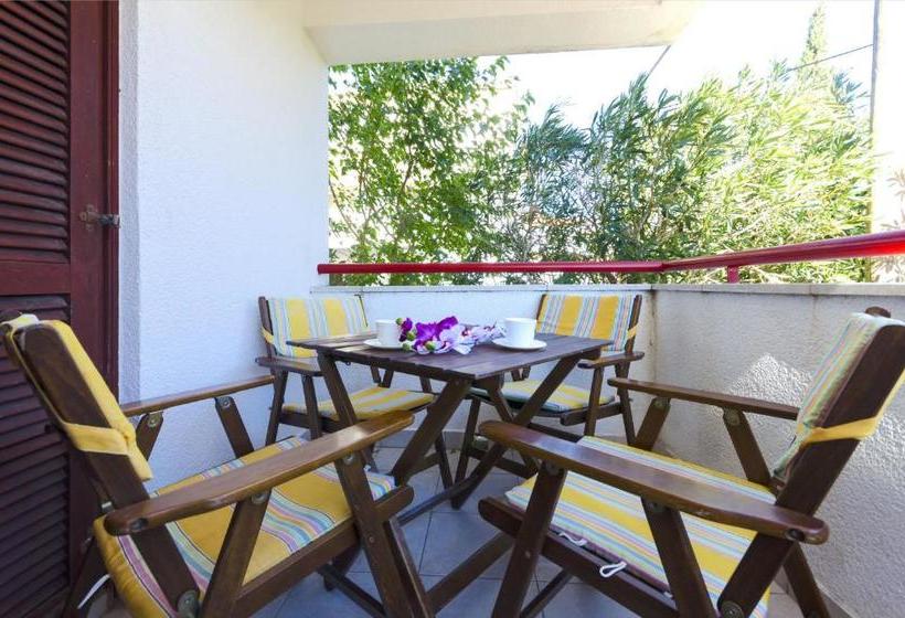 Apartments Little Spring