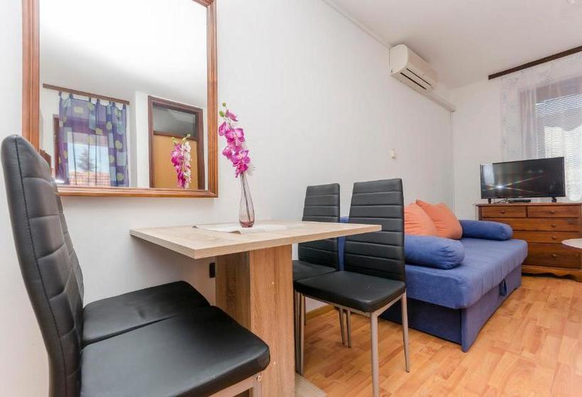 Apartments Little Spring