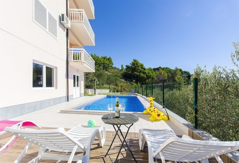 Apartments Seaview