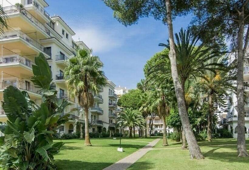 Beachfront Urb. Luxury Apartment 1