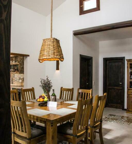 Casa Tahiche   Jacuzzi, Wifi & Bbq