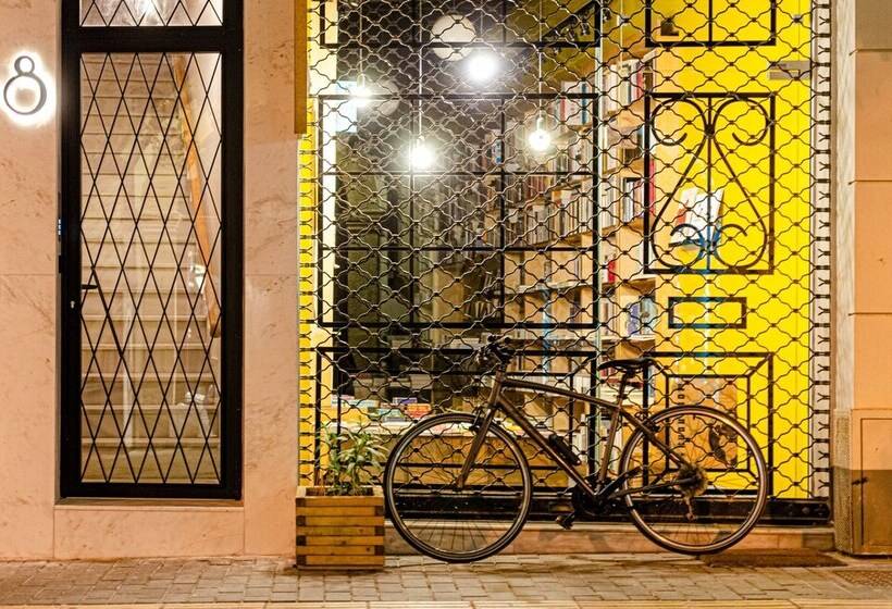 Chandakos 8 Design Apts