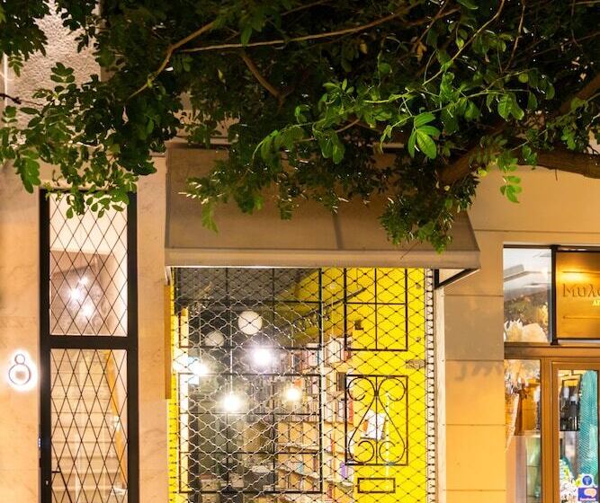 Chandakos 8 Design Apts