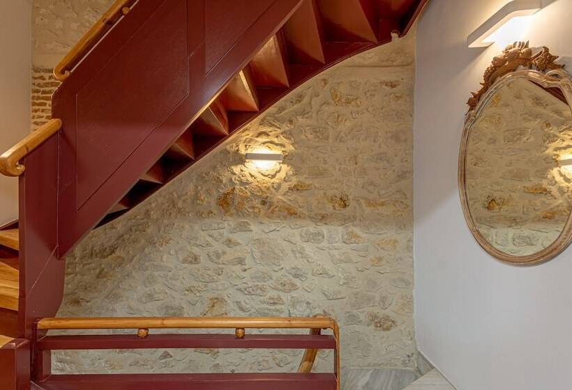 Chandakos 8 Design Apts