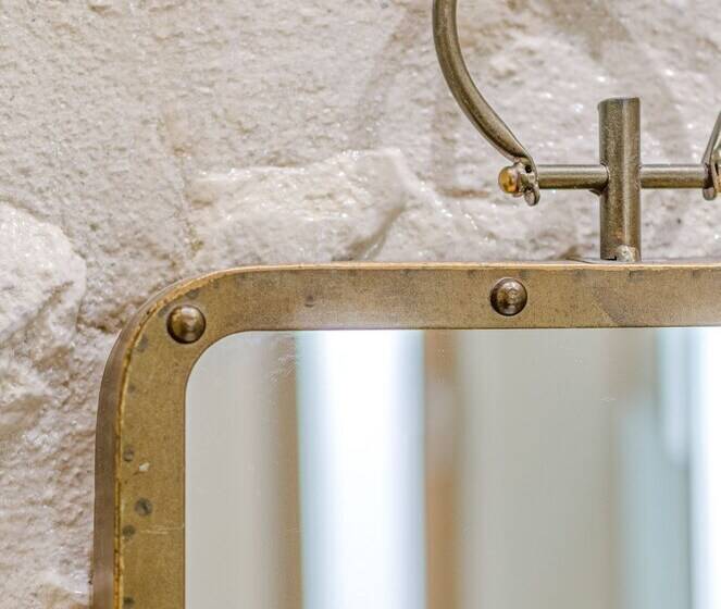 Chandakos 8 Design Apts