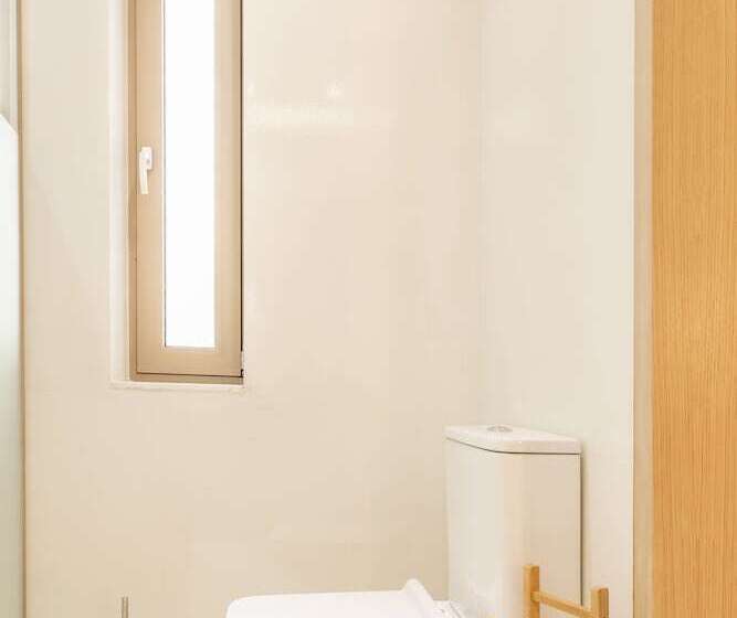 Chandakos 8 Design Apts