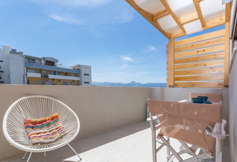 Chandakos 8 Design Apts